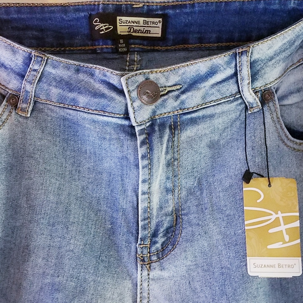Last 1! NWT Patchwork Boyfriend Jeans - Picture 4 of 6